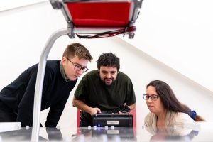 ¿Qué hace la Ingeniería Electromecánica?